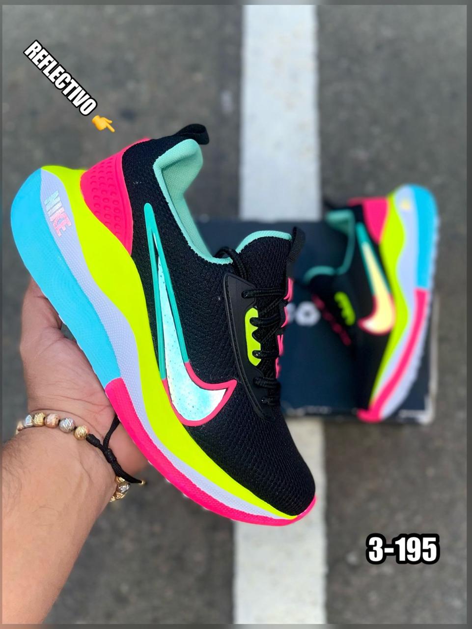 Tenis Nike Tornasol Dama